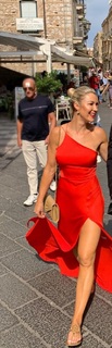 Caroline Pearce feet photo 1