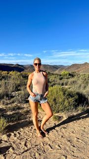 Caroline Pearce feet photo 7
