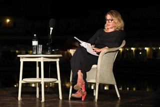 Caroline Peters feet photo 17