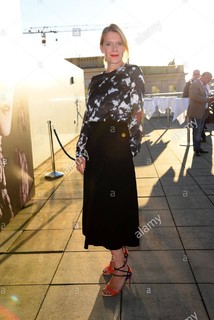 Caroline Peters feet photo 1