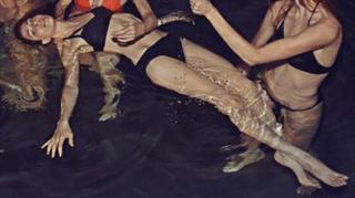 Caroline Polachek feet photo 5