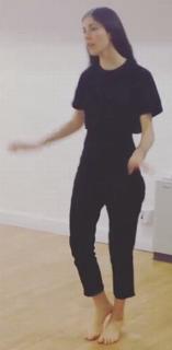 Caroline Polachek feet photo 17