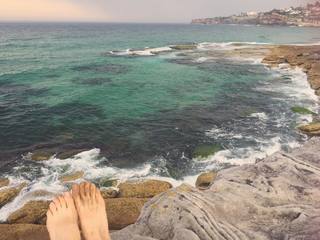 Caroline Polachek feet photo 11