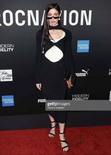 Caroline Polachek feet photo 13