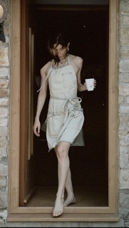 Caroline Polachek feet photo 4
