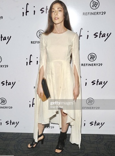 Caroline Polachek feet photo 19
