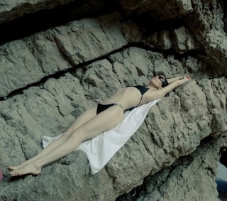 Caroline Polachek feet photo 1