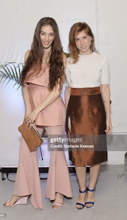 Caroline Polachek feet photo 18