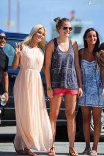 Caroline Receveur feet photo 17