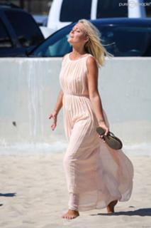 Caroline Receveur feet photo 16