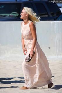 Caroline Receveur feet photo 15