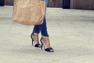 Caroline Receveur feet photo 10