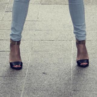 Caroline Receveur feet photo 9