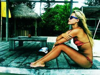 Caroline Receveur feet photo 8