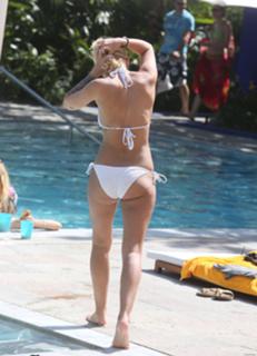 Caroline Receveur feet photo 5