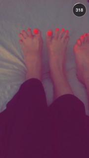 Caroline Receveur feet photo 14