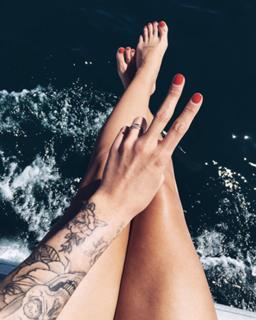 Caroline Receveur feet photo 18