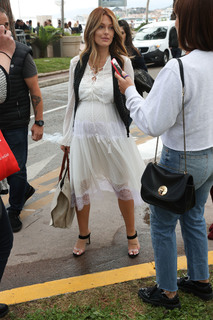 Caroline Receveur feet photo 18