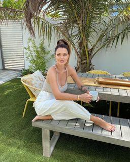 Caroline Receveur feet photo 12
