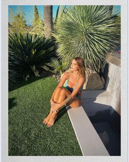 Caroline Receveur feet photo 14