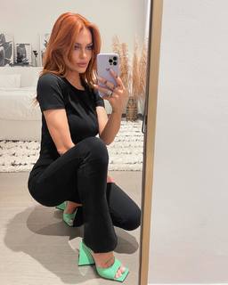 Caroline Receveur feet photo 4