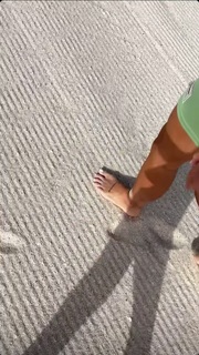 Caroline Receveur feet photo 18