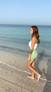 Caroline Receveur feet photo 15