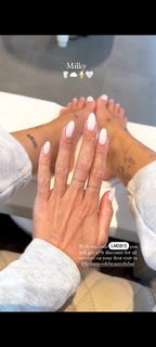 Caroline Receveur feet photo 12