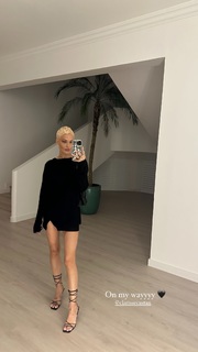 Caroline Receveur feet photo 6
