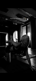 Caroline Receveur feet photo 5