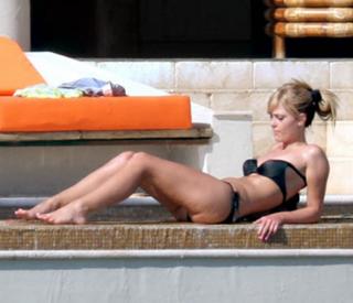 Caroline Receveur feet photo 14
