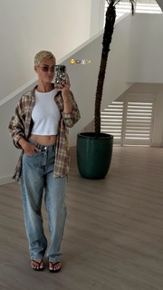 Caroline Receveur feet photo 3