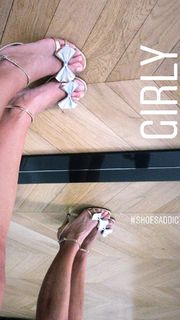 Caroline Roux feet photo 2