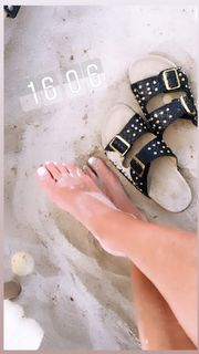 Caroline Roux feet photo 20