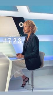 Caroline Roux feet photo 14