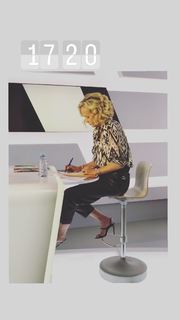 Caroline Roux feet photo 4
