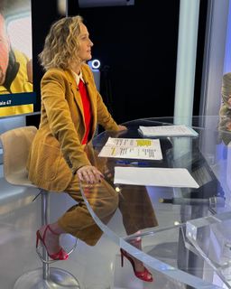 Caroline Roux feet photo 10