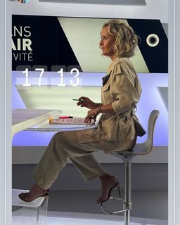 Caroline Roux feet photo 4
