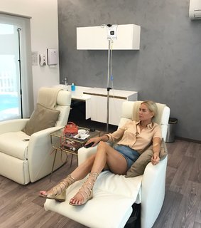 Caroline Stanbury feet photo 20