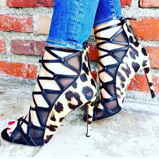 Caroline Stanbury feet photo 13