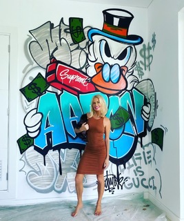 Caroline Stanbury feet photo 2