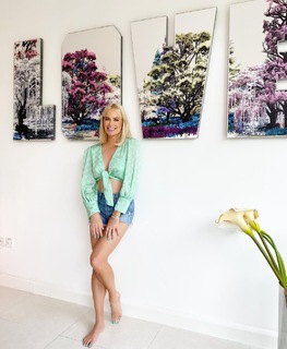 Caroline Stanbury feet photo 17