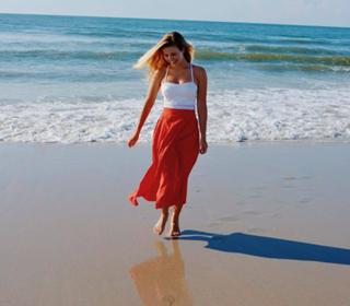 Caroline Sunshine feet photo 2