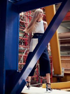 Caroline Trentini feet photo 9