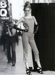 Caroline Trentini feet photo 3