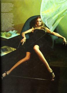 Caroline Trentini feet photo 3
