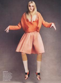 Caroline Trentini feet photo 3