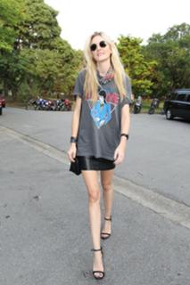 Caroline Trentini feet photo 17