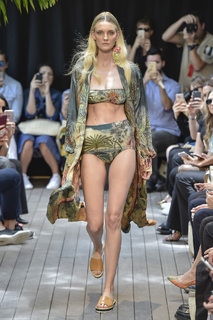 Caroline Trentini feet photo 12