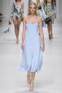 Caroline Trentini feet photo 3